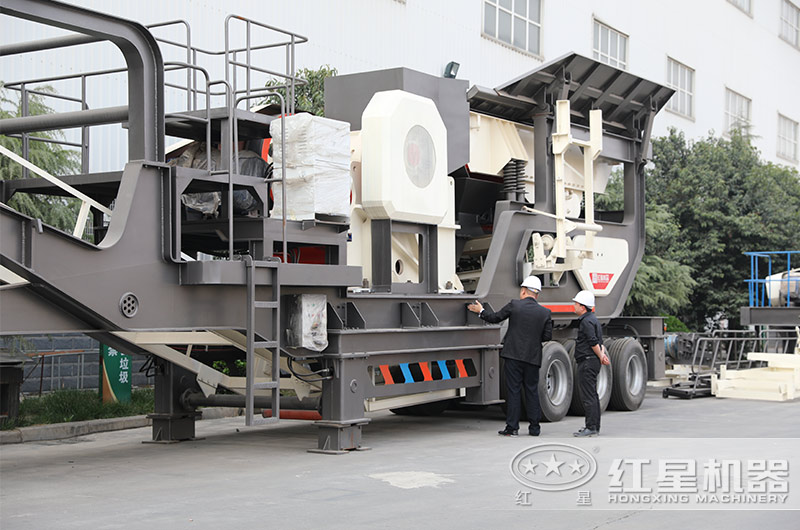 客戶經(jīng)理帶用戶來廠參觀移動破 客戶經(jīng)理帶用戶來廠參觀移動破