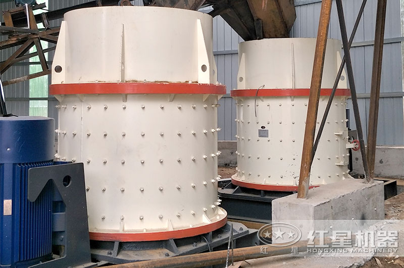 大型立式破碎機(jī)生產(chǎn)現(xiàn)場(chǎng) 大型立式破碎機(jī)生產(chǎn)現(xiàn)場(chǎng)