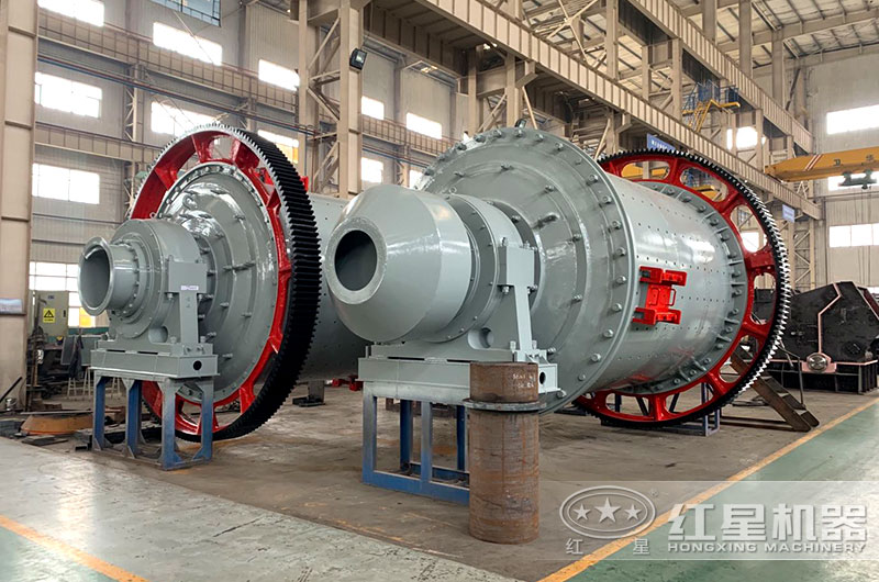 小型球磨機車間實拍，型號齊全