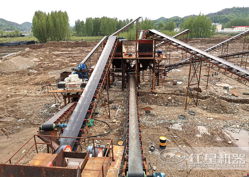 時產(chǎn)量200噸客戶制砂現(xiàn)場配置VSI制砂機 時產(chǎn)量200噸客戶制砂現(xiàn)場配置VSI制砂機